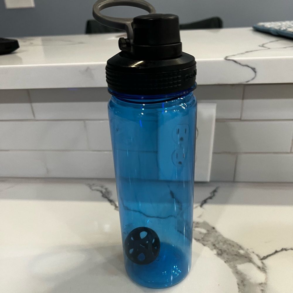 New Asobu Summit Sports Bottle / water bottle blue